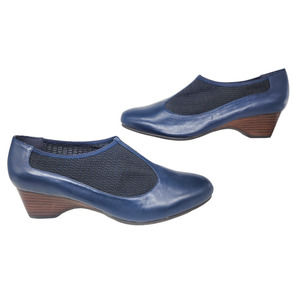 Bella Vita Shoe 11 Navy Blue Leather Mesh Closed Toe Low Heel Dressy Loafers